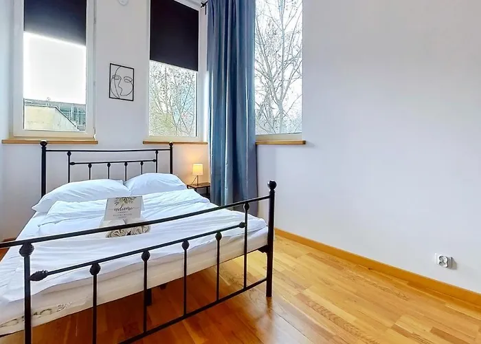 Apartament Roomspoznan Pl - I Półwiejska 20 - 24h Self Check-in Poznań