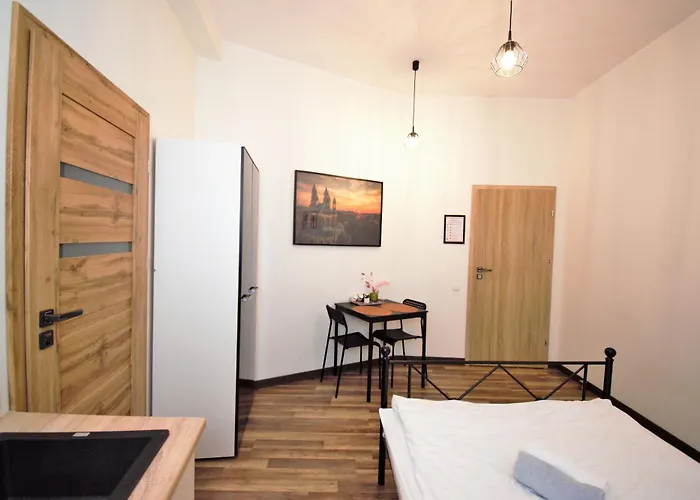 Apartamento Roomspoznan Pl - I Półwiejska 20 - 24h Self Check-in Poznan